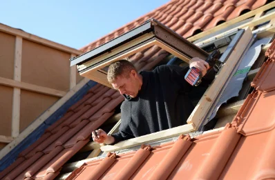 Pose de fenêtres de toit Velux à Fromental